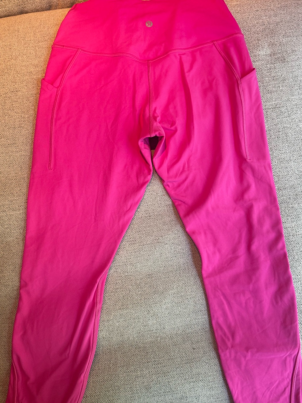 lululemon athletica sonic pink align leggings with pockets. 25”